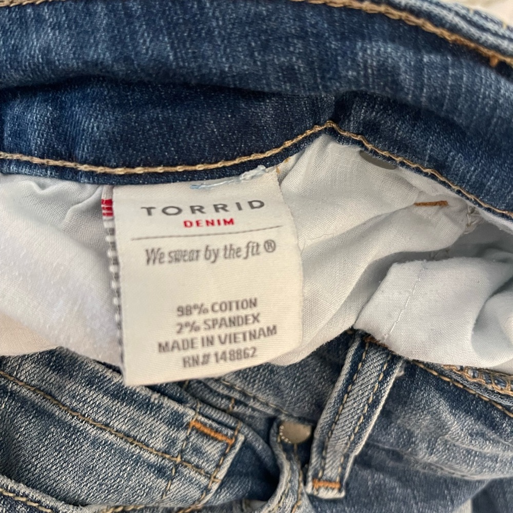 Torrid Jeans - Picture 5 of 6